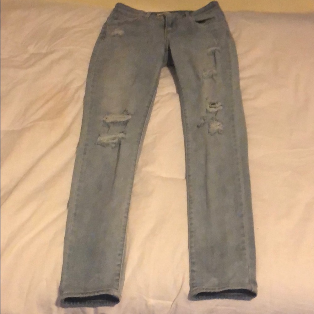 Levi’s 721 High Rise Skinny ripped jeans